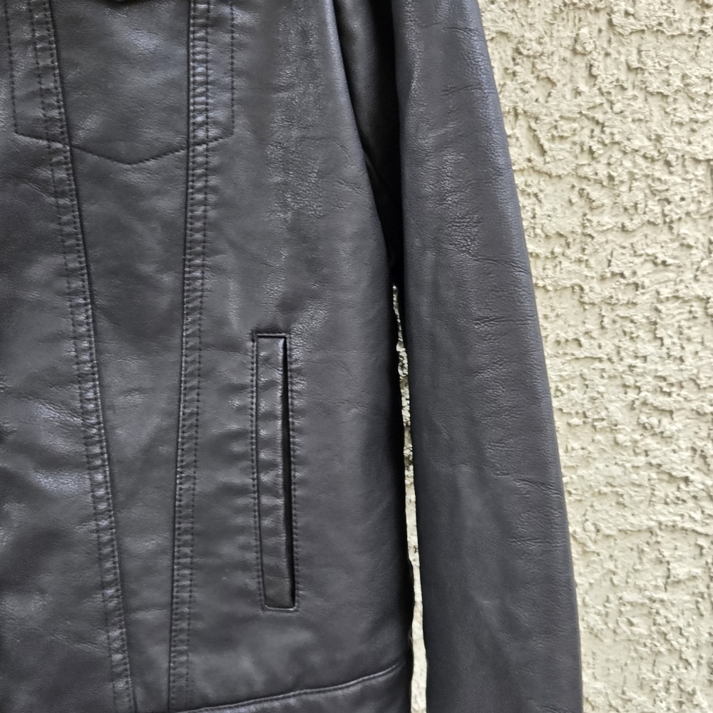 Levis Faux Leather Sherpa Lined Jacket - Picture 6 of 13